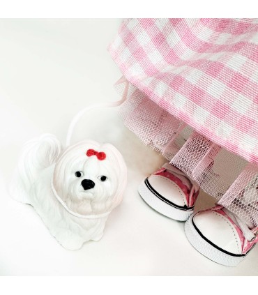 MIA RUBIA CON MASCOTA