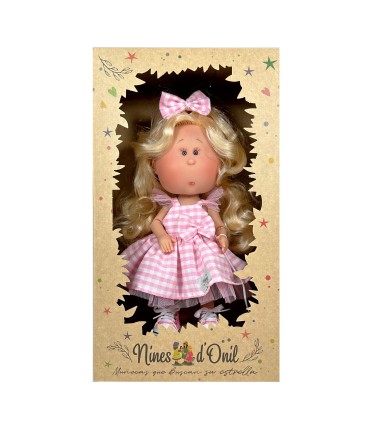 MIA RUBIA CON MASCOTA